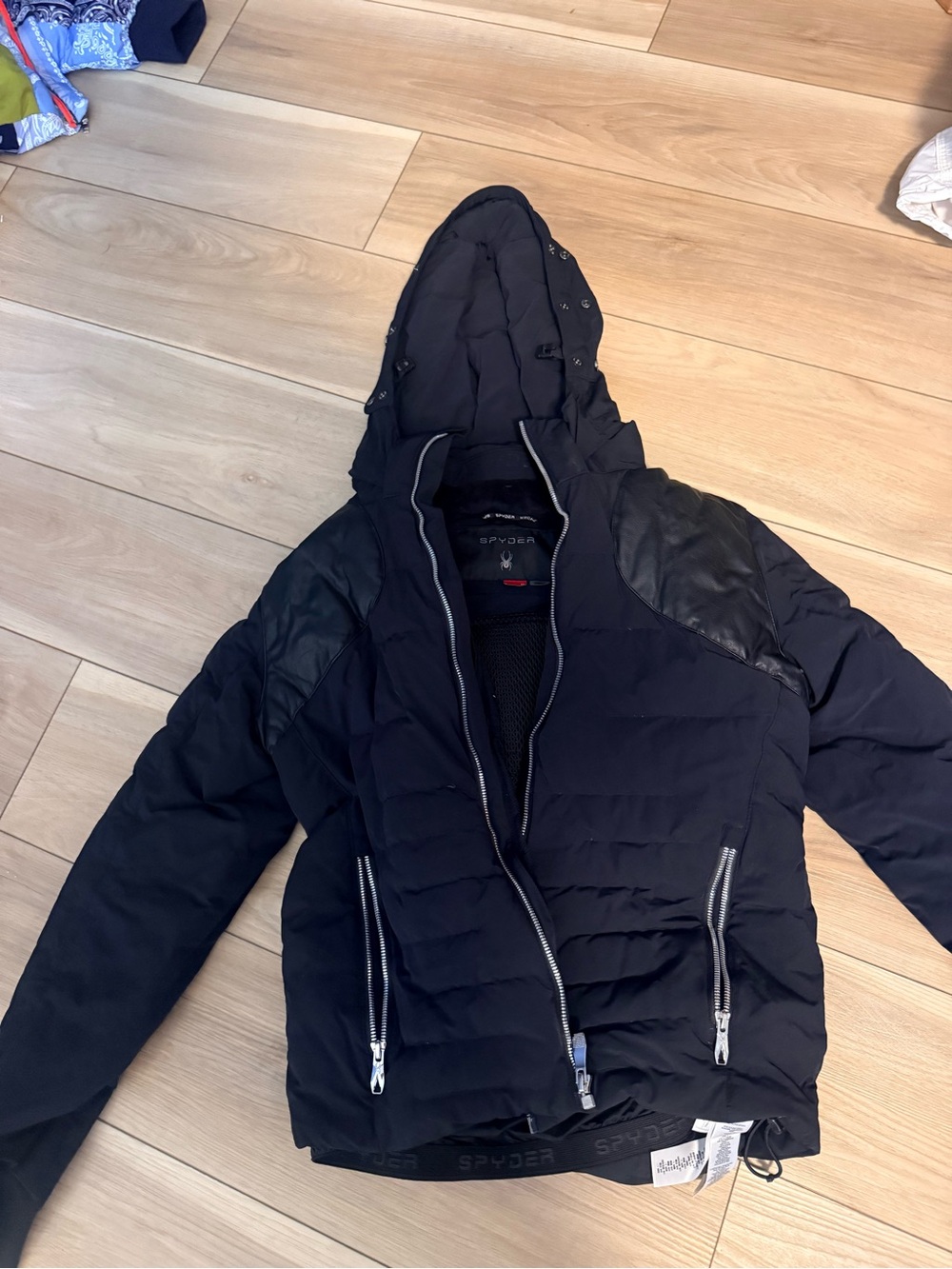 Spyder women’s pinnacle ski jacket with removable fox fur